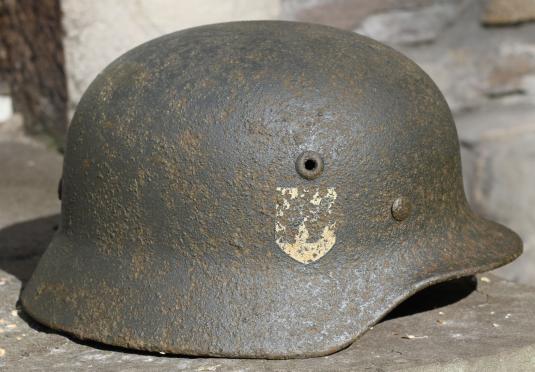 SS M40 QUIST SINGLE DECAL GERMAN HELMET - RUSSIAN FRONT