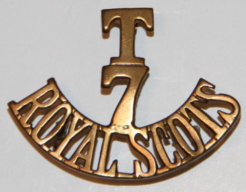 WW1 T 7 ROYAL SCOTS SHOULDER TITLE