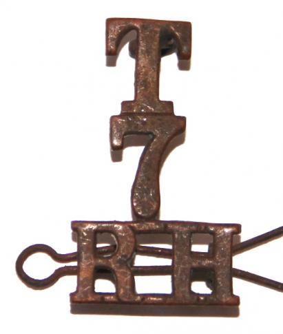 T 7 ROYAL HIGHLANDERS (BLACK WATCH) SHOULDER TITLE