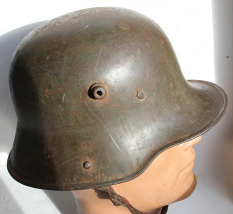 WW1 GERMAN M16 HELMET C/W ORIGINAL CHINSTRAP 