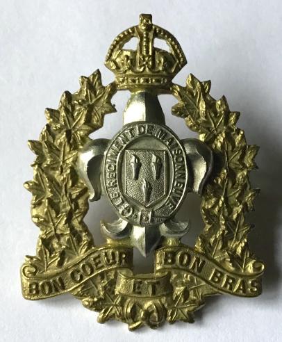 WW2 CANADIAN BI-METAL BADGE - REGIMENT DE MAISONEUVE