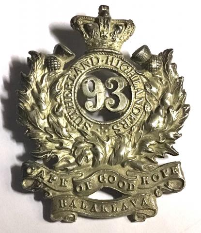 93rd HLDRS. ( ARGYLL & SUTHERLAND ) - OFFICERS CAST SILVER 2 SCROLL CAP BADGE