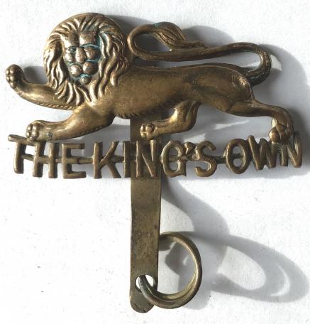 WW2 - KINGS OWN CAP BADGE