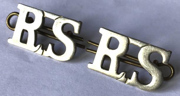 ROYAL SCOTS RS TERRITORIAL  SHOULDER TITLE PAIR