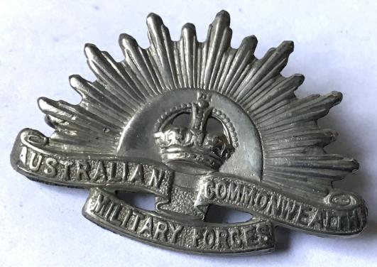 WW1 / 2 -  AUSTRALIAN OFFICERS SLOUCH HAT BADGE