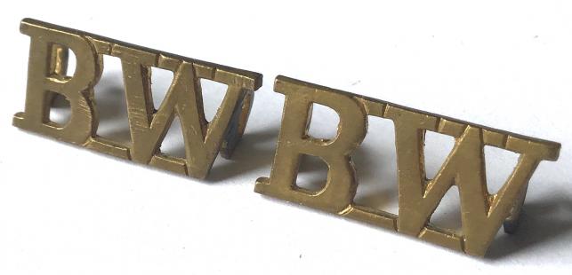 BLACK WATCH - BW - MATCHED PAIR - BRASS SHOULDER TITLES.