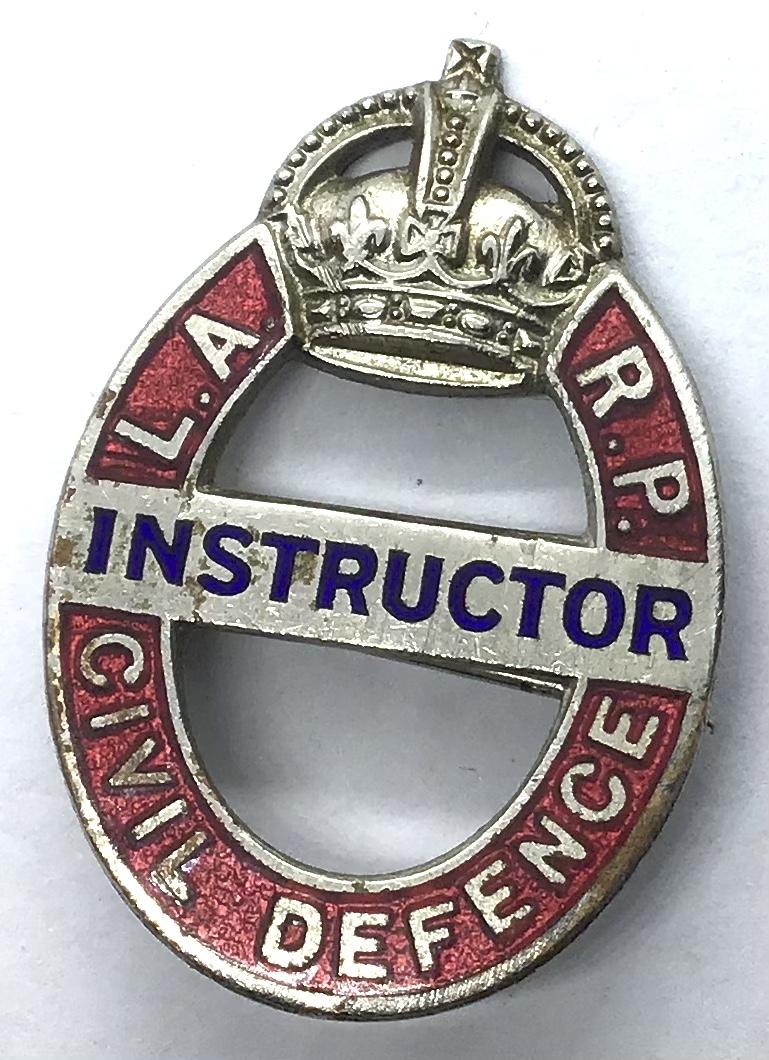 WW2 -  L.A.R.P.  ( CIVIL DEFENCE ) ENAMEL LAPEL BADGE