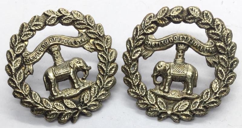 ARGYLL & SUTHERLAND HLDRS. DUMBARTONSHIRE RIFLE VOLUNTEERS - MATCHING COLLAR PAIR