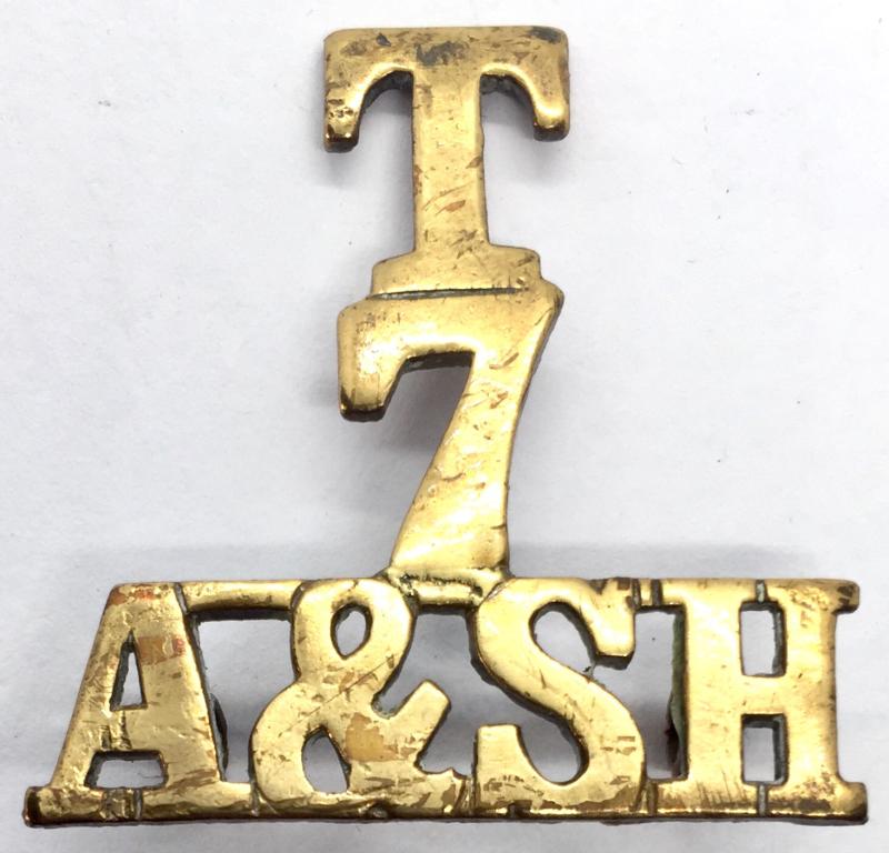 T7 ARGYLL & SUTHERLAND HIGHLANDERS SHOULDER TITLE