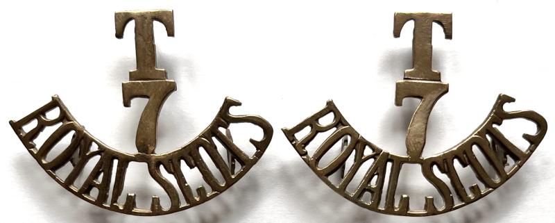 WW1 T 7 ROYAL SCOTS SHOULDER TITLE PAIR