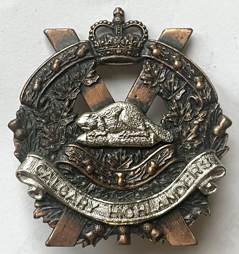 POST ‘52 CANADIAN CALGARY HIGHLANDERS CAP BADGE