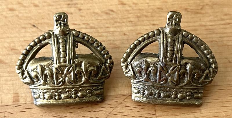 WW1 / WW2 BRITISH MAJORS BRASS CROWN PAIR