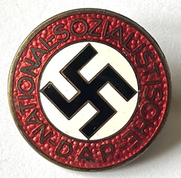 GERMAN NSDAP PARTY BADGE M1/145