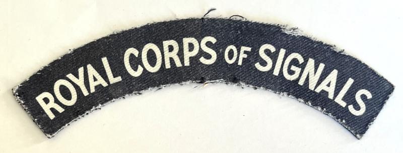 WW2 - ROYAL CORPS OF SIGNALS PRINTED SHOULDER TITLE.