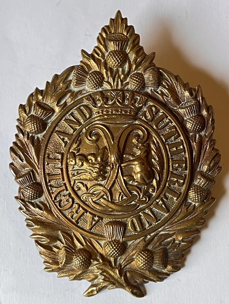 WW1 ARGYLL & SUTHERLAND HIGHLANDERS BRASS CAP BADGE