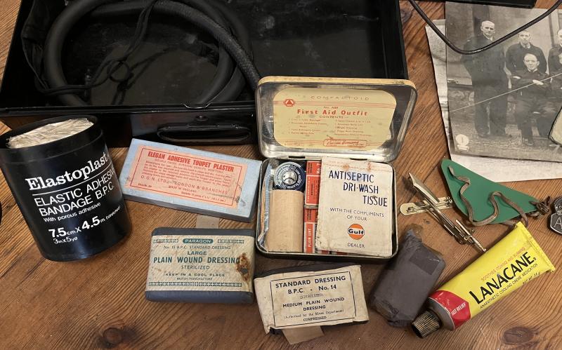 ARP ORIGINAL GROUP INC.  MINISTRY OF SUPPLY BLACK LAMP , FIRST AID TIN & MUCH MORE - ATTRIBUTED C/W I.D. BOOK PHOTOS , BADGE ETC. - FIFE SCOTLAND