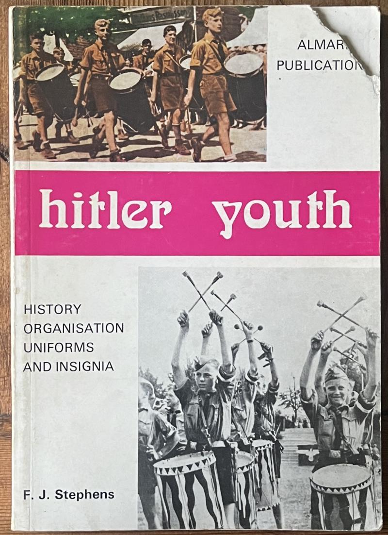 HITLER YOUTH - HISTORY , ORGANISATION , UNIFORMS AND INSIGNIA