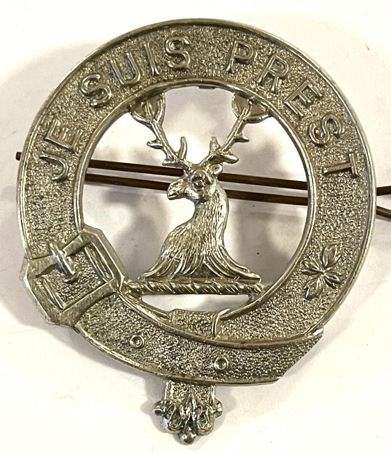 WW1 - LOVAT SCOUTS CAP BADGE - JE SUIS PREST