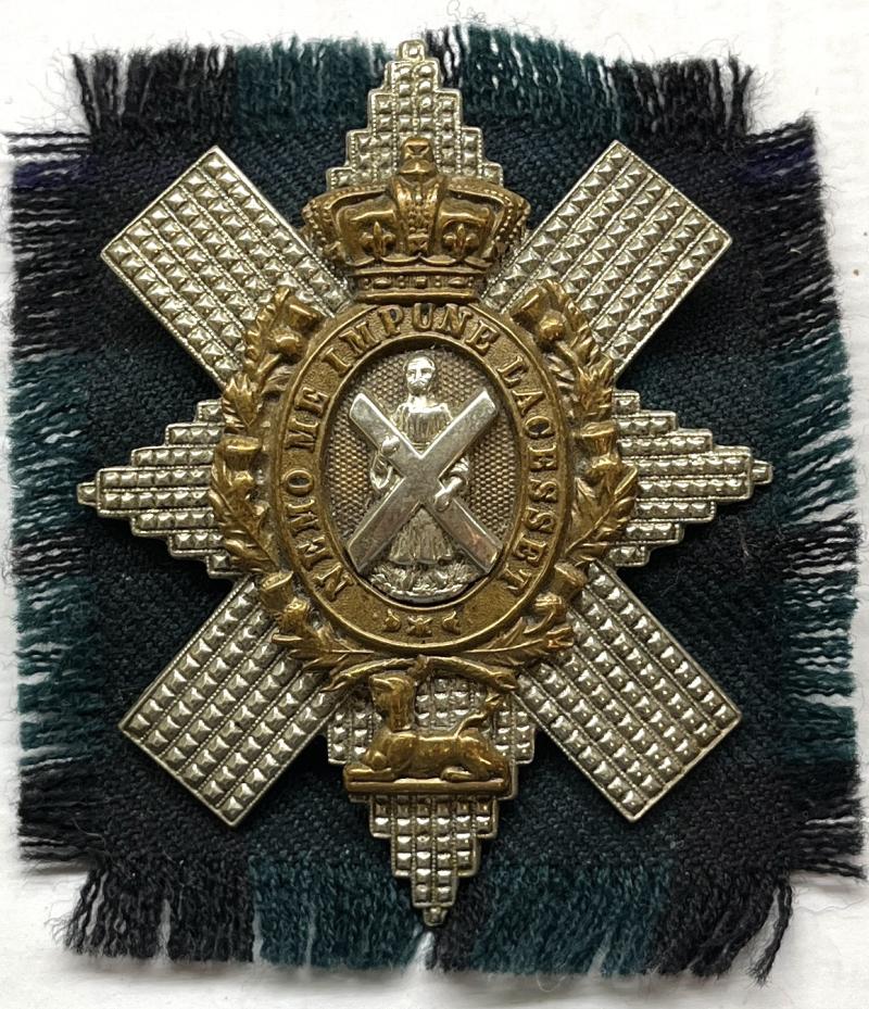 VICTORIAN BLACK WATCH OFFICERS / SNCO'S  BADGE CAP BADGE C/W TARTAN PATCH