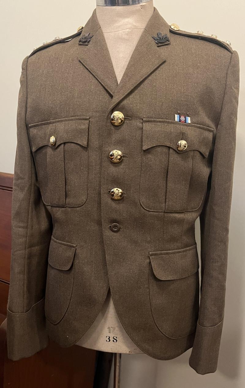 BRITISH ARMY -- OFFICERS - HIGHLAND CUTAWAY SERVICE DRESS TUNIC - R.R.S