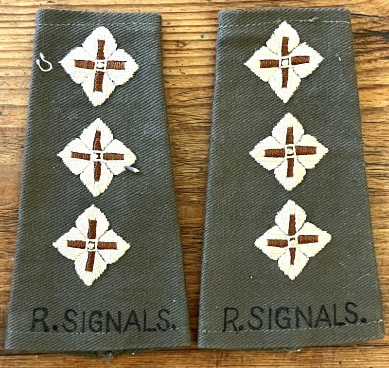 ROYAL SIGNALS CAPTAINS SHOULDER SLIDE PAIR