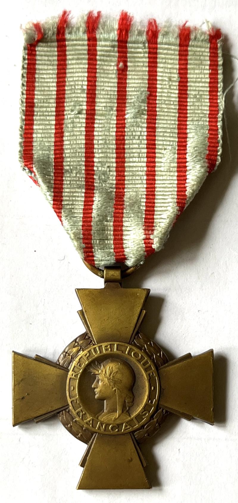 WW1 FRENCH  COMBATANTS CROSS.  (Croix Du Combattant)