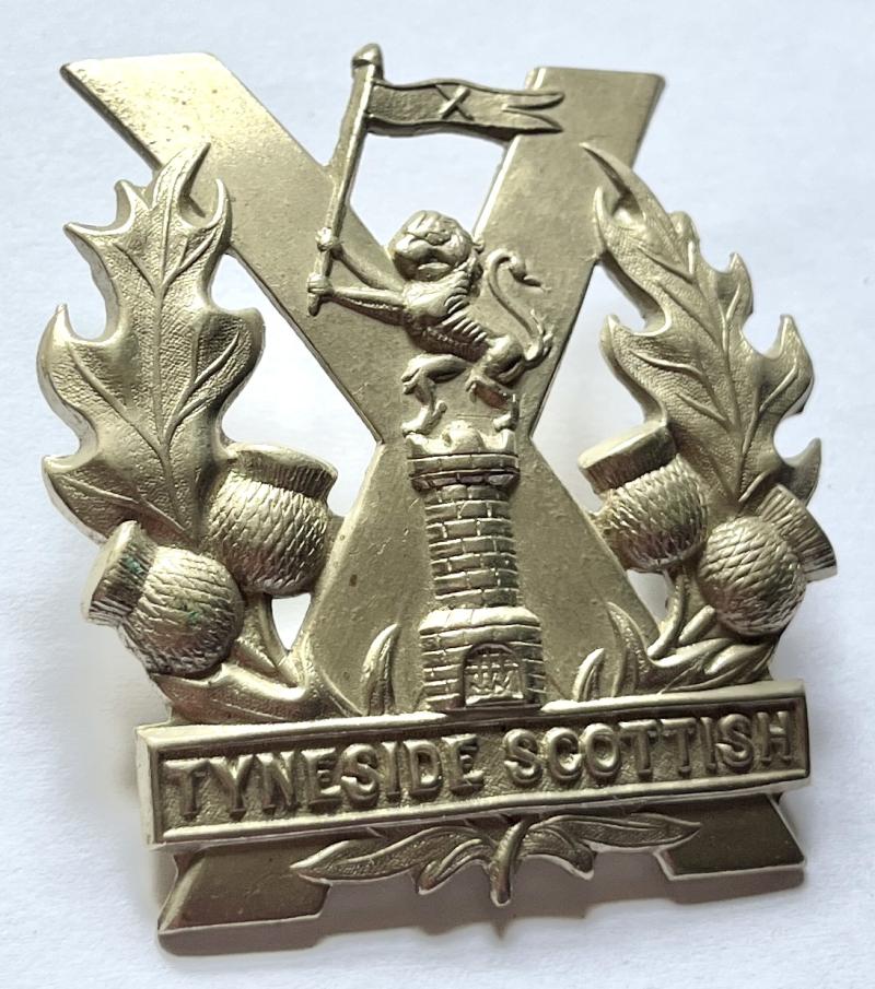 WW1 - 1915 TYNESIDE SCOTTISH CAP BADGE
