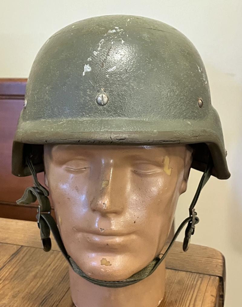 U.S.- DESERT STORM- PASGT - COMBAT HELMET