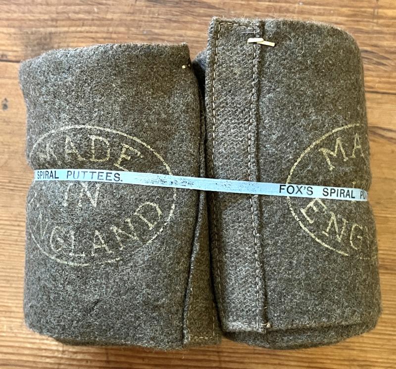 PAIR OF WW1 OFFICERS PUTTIES WITH ORIGINAL STRING