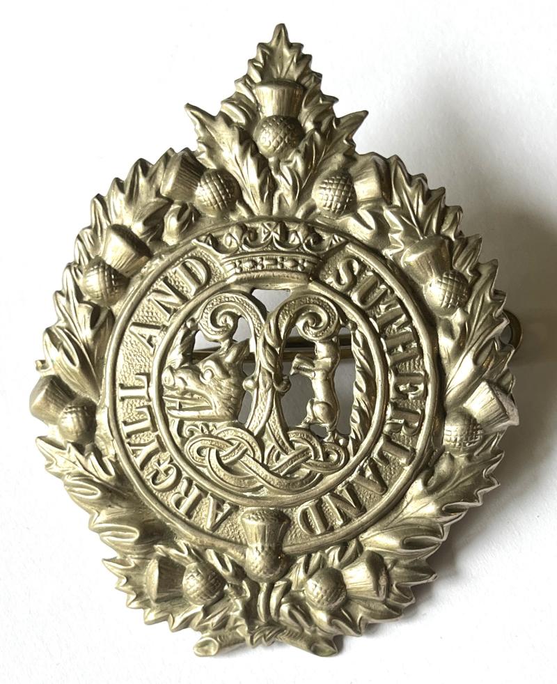 ARGYLL & SUTHERLAND HIGHLANDERS FEATHER BONNET BADGE