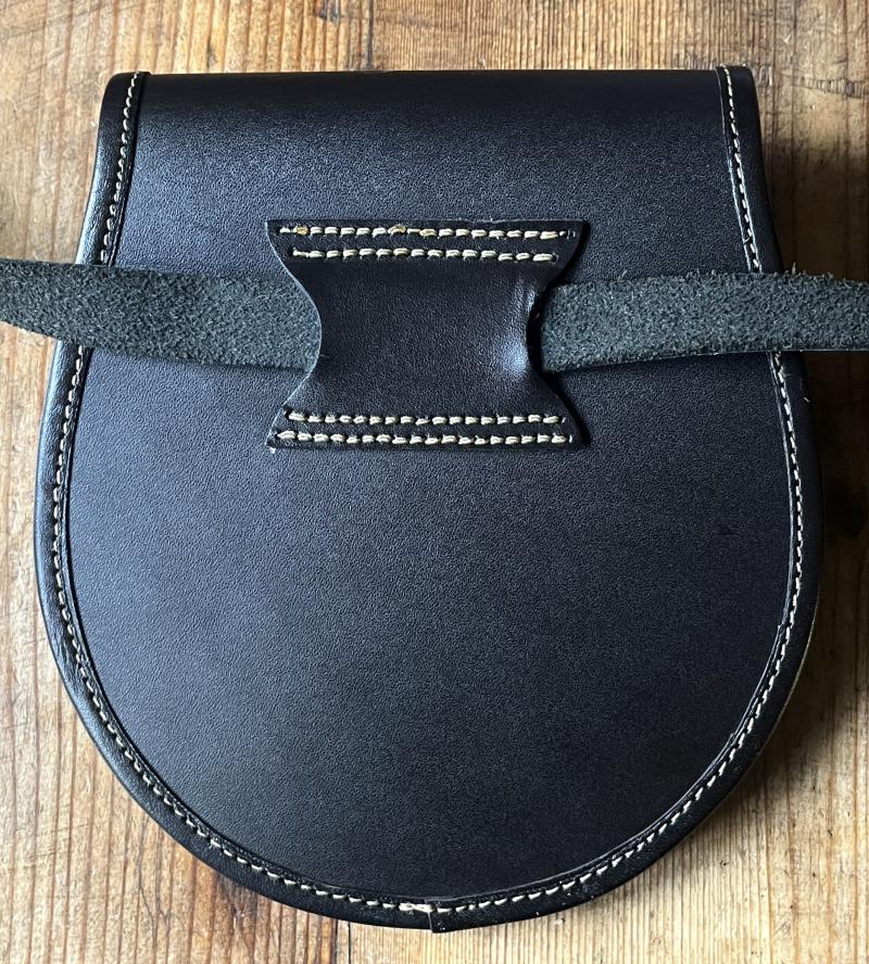 ROYAL SIGNALS SPORRAN DAY - PIPES & DRUMS - ( 32 SCOTTISH VOLUNTEERS )