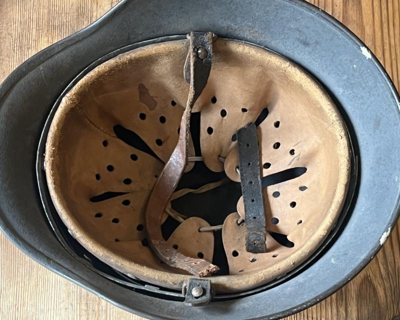 WW2 - GERMAN LUFTWAFFE - M40 RE -ISSUE HELMET