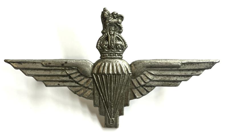 WW2 BRITISH AIRBORNE /  PARA . CAP BADGE