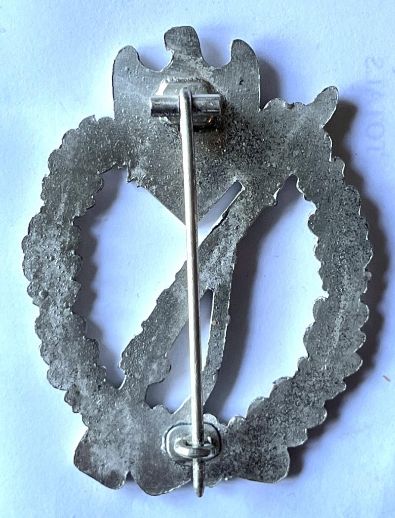 WW2 GERMAN - INFANTRY ASSAULT BADGE IN SILVER – DESCHLER - VET BRING BACK