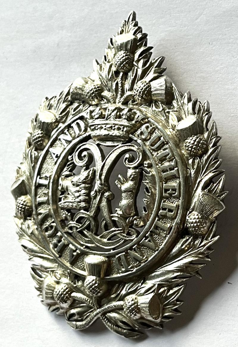 WW1 - ARGYLL & SUTHERLAND HLDRS. - 1914 BIRMINGHAM CAST SILVER DIAMOND CUT OFFICERS CAP BADGE
