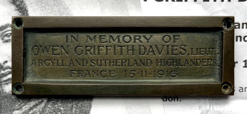 WW1 - 6TH ( RENFREW ) ARGYLL & SUTHERLAND HLDRS. - K.I.A. OFFICERS BRASS GRAVE MARKER