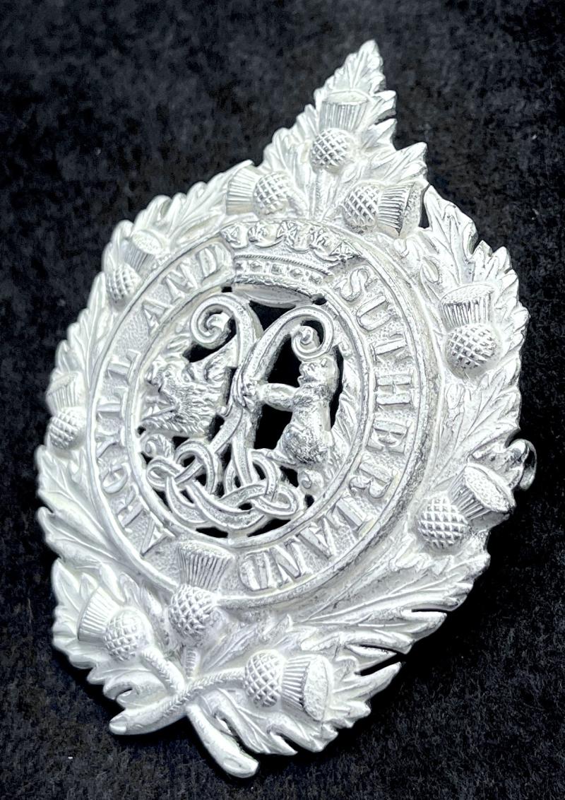 ARGYLL & SUTHERLAND HLDRS. OFFICERS - UNMARKED SILVER GLENGARRY BADGE