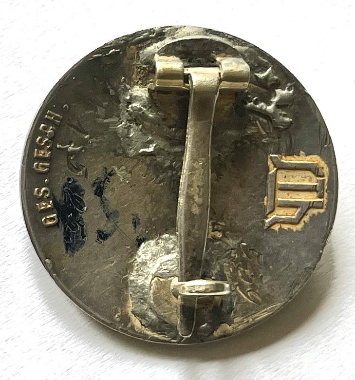 STAHLHELM 1925 MEMBERS BADGE