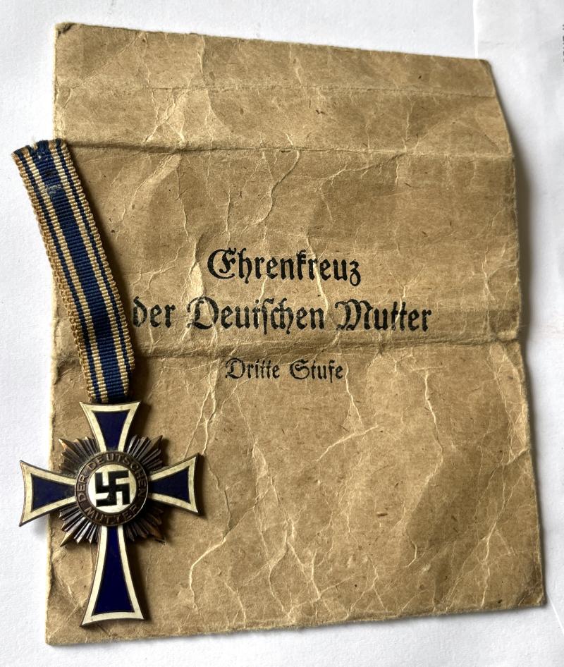 WW2 GERMAN MOTHERS CROSS BRONZE AWARD IN PACKET
