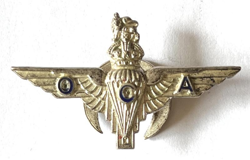 PRE 1953 PARACHUTE RGT. OLD COMRADES LAPEL BADGE - GAUNT