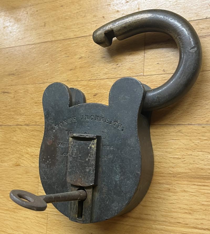 WW1 - RIVER FORTH GUN BATTERY - INCHKEITH ISLAND ARMOURY PADLOCK WITH KEY