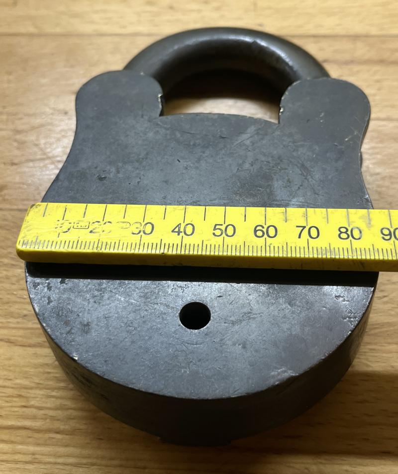 WW1 - RIVER FORTH GUN BATTERY - INCHKEITH ISLAND ARMOURY PADLOCK WITH KEY