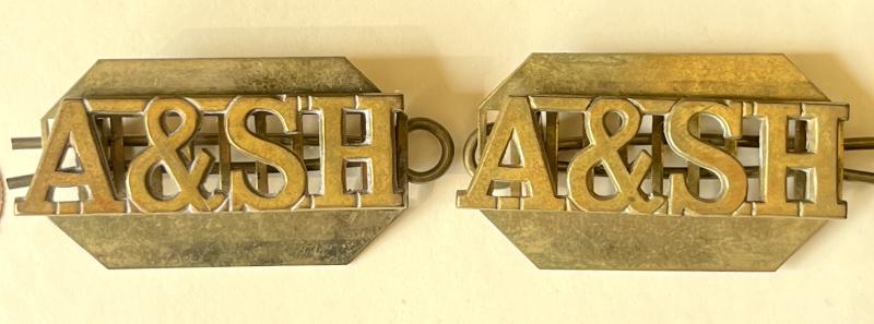 WW1 ARGYLL & SUTHERLAND HLDRS SHOULDER TITLE PAIR