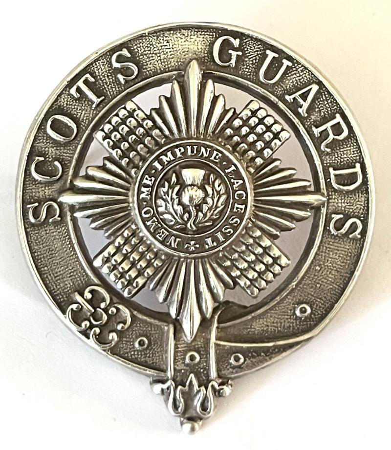 SCOTS GUARDS PIPERS - SILVER CAP BADGE