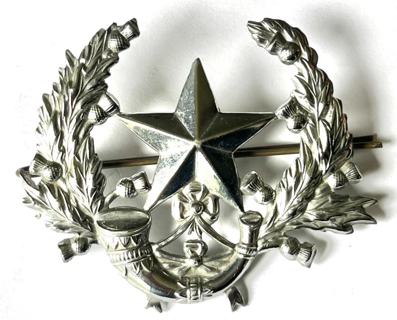 WW2 -CAMERONIANS - PIPERS  CHROMED GLENGARRY BADGE