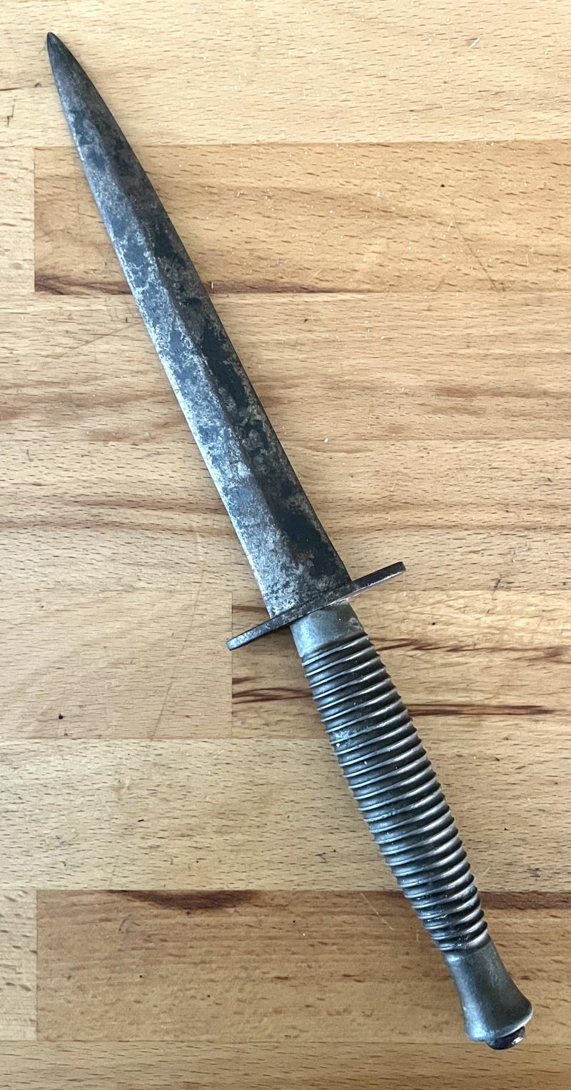 BRITISH 3RD PATTERN FAIRBAIRN SYKES COMMANDO DAGGER WITHOUT STAMPS
