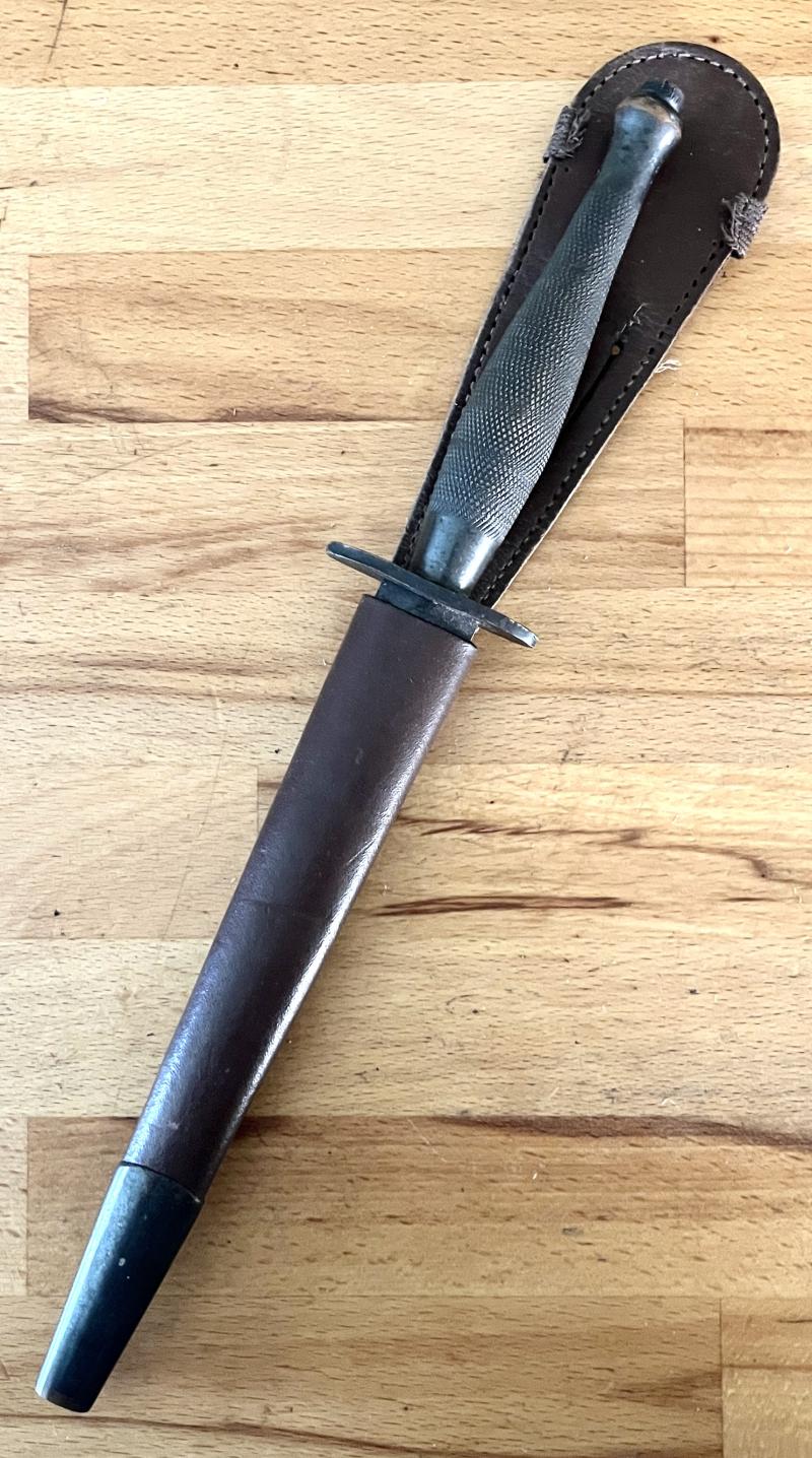 BRITISH 2ND PATTERN FAIRBAIRN SYKES COMMANDO DAGGER - WITH MOTTOES
