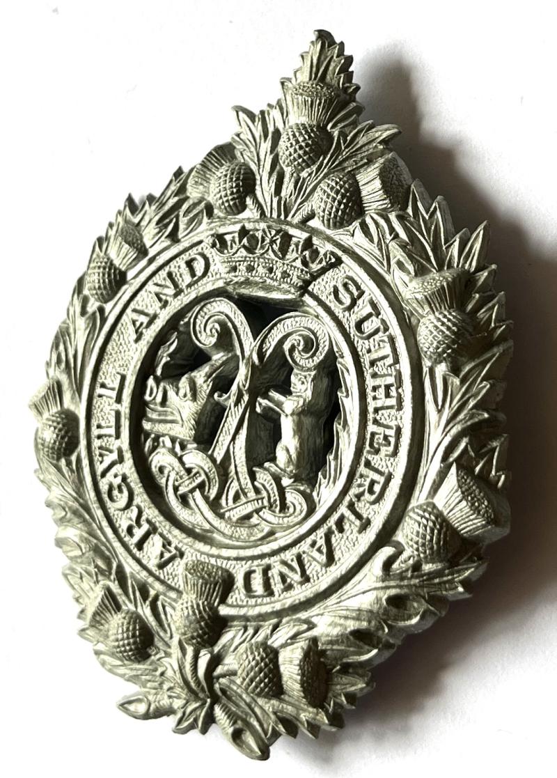 WW2 ARGYLL & SUTHERLAND HLDRS. PLASTIC ECONOMY CAP BADGE
