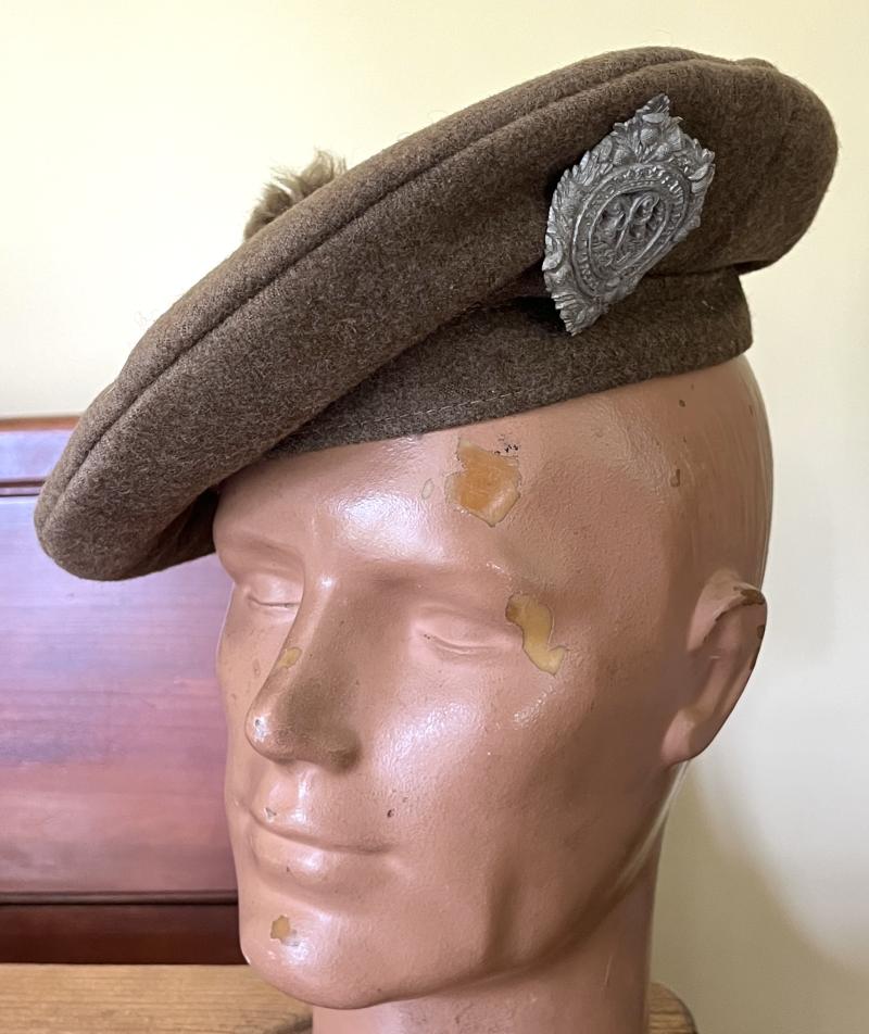 WW2 - 1945 DTD. ARGYLL & SUTHERLAND HLDRS. TAM O SHANTER  C/W ECONOMY CAP BADGE