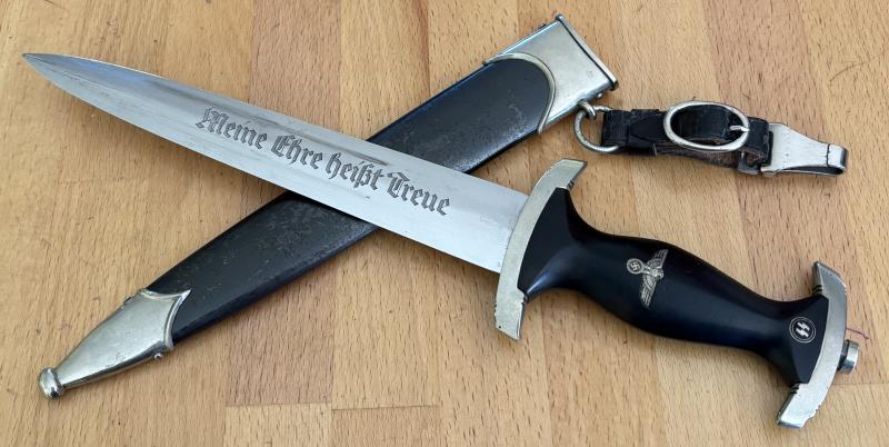 WW2 GERMAN - S.S. MANS DAGGER -1933 - RBT. KLASS C/W ORIGINAL HANGER